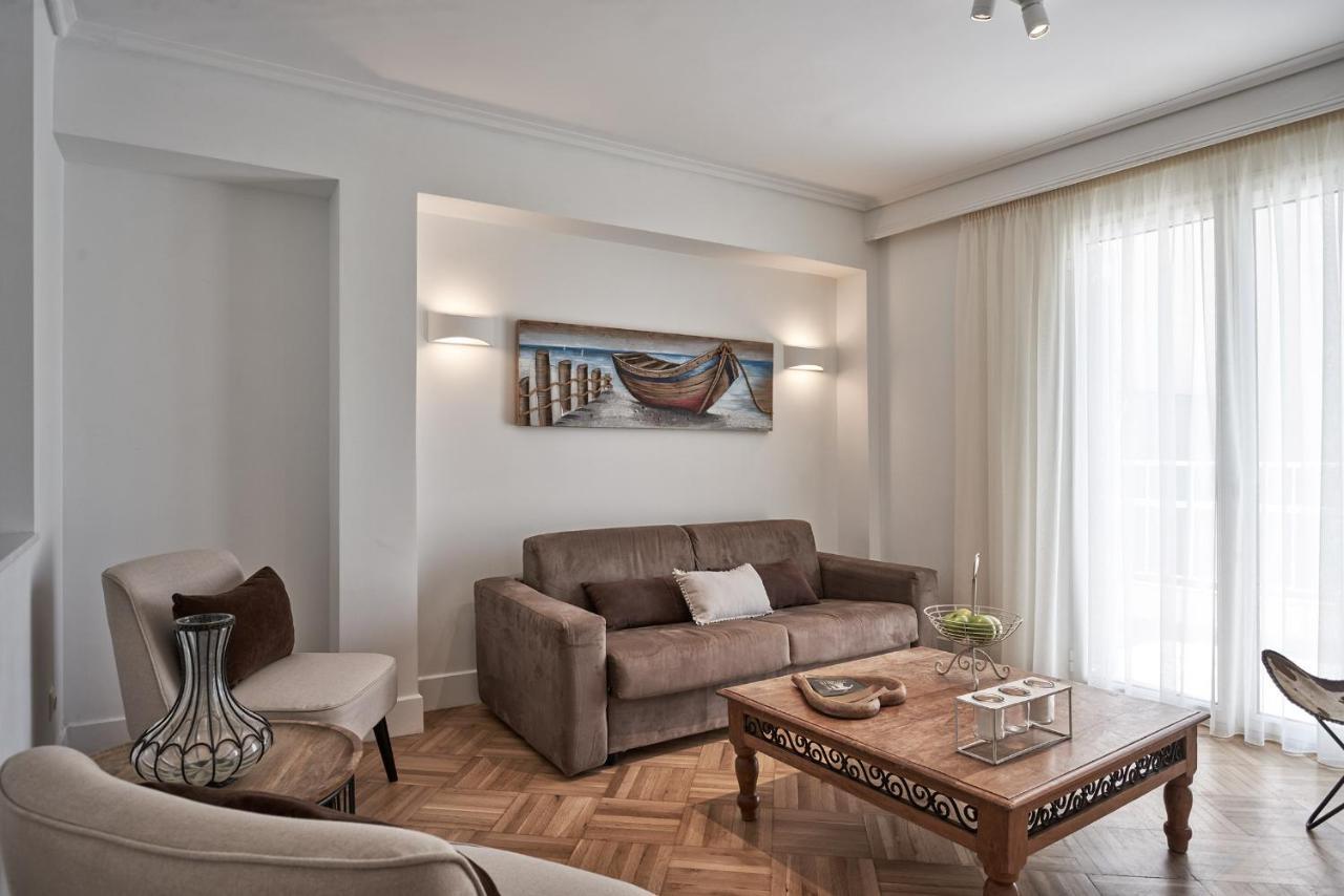 Marvelous N Bright Apt Next To Megaro Mousikis Athens Exterior photo
