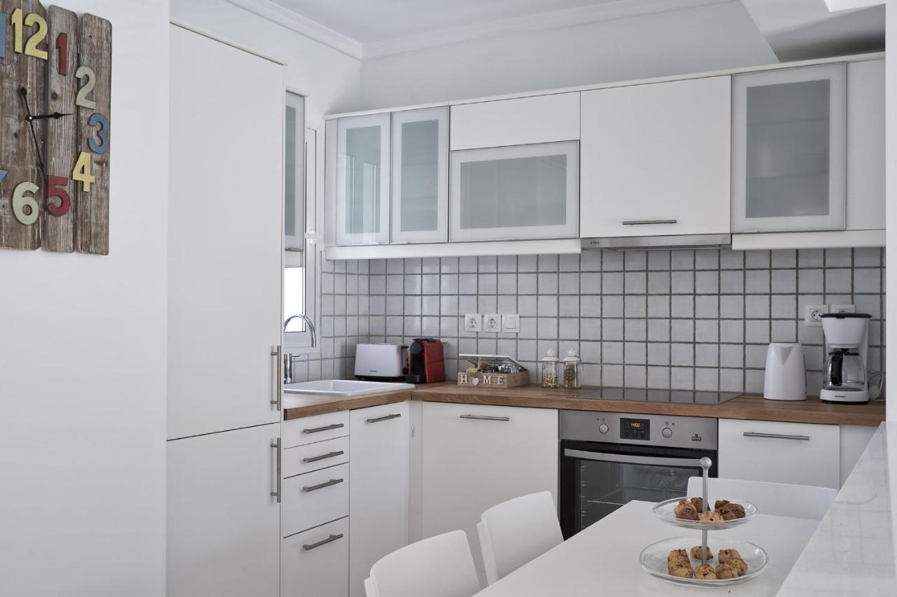 Marvelous N Bright Apt Next To Megaro Mousikis Athens Exterior photo